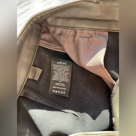 Wilfred aritzia synthetic leather modern cargo pants - Picture 6 of 11
